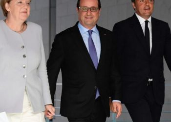 (L-R) German Chancellor Angela Merkel, French President Francois Hollande and Italy's Prime Minister Matteo Renzi arrive for a press conference ahead of talks following the Brexit referendum at the chancellery in Berlin, on June 27, 2016.
Britain's shock decision to leave the EU forces German Chancellor Angela Merkel into the spotlight to save the bloc, but true to her reputation for prudence, she said she would act neither hastily nor nastily. / AFP / John MACDOUGALL        (Photo credit should read JOHN MACDOUGALL/AFP/Getty Images)