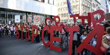 15000 participate in demonstration against the TTIP and CETA in Brussels, Belgium, on September 20, 2016 / 15 000 συμμετέχουν σε πορεία ενάντια στο σύμφωνο TTIP CETA στις Βρυξέλλες, Βέλγιο, στις 20 Σεπτεμβρίου, 2016