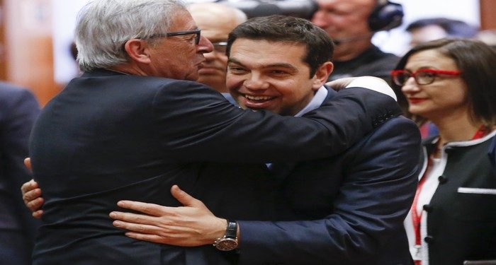 epa04717601 Greek Prime Minister Alexis Tsipras (R) is welcomed by European Commission president Jean-Claude Juncker (L) for the EU Summit in Brussels, Belgium, 23 April 2015. The leaders of the European Union meet in Brussels to tackle an escalating migration crisis and the daily arrival of hundreds of would-be asylum seekers and migrants crossing the Mediterranean.  EPA/OLIVIER HOSLET