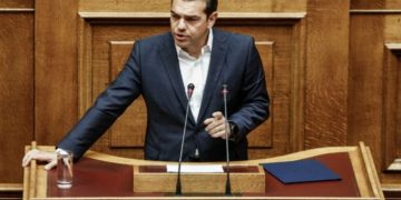 Ο Αλέξης Τσίπρας στο βήμα της Βουλής