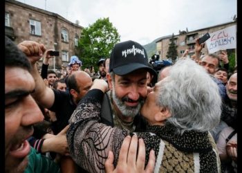 Αρμενία: Ο Πασινιάν υποσχέθηκε να παραιτηθεί