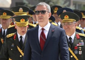Ο Χουλουσί Ακάρ