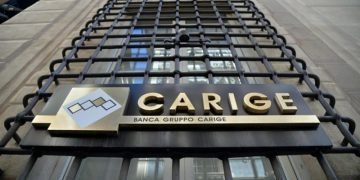 epa04464661 (FILE) A file photo dated 09 July 2014 showing an exterior view of the Banca Carige bank in Genoa, Italy. Twenty-five eurozone banks failed a stress test intended to gauge their financial stability, the European Central Bank (ECB) said 26 October 2014, adding that nearly half of those must raise 10 billion euros (12.7 billion dollars) in the next nine months.
Twelve banks have already raised 15 billion euros in capital to adjust their balance sheets in 2014. According to ECB, Banca Carige is one of 12 banks that need to raise 10 billion euros jointly to recapitalize within the next six to nine months to meet the European Central Bank (ECB) requirement. They are expected to submit recapitalization plans to the ECB within two weeks.  EPA/LUCA ZENNARO