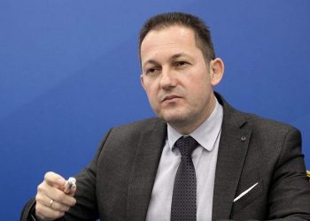 Πέτσας: Δεν θα ανοίξει το λιανεμπόριο στις 29 Μαρτίου