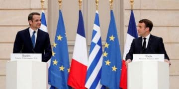 French President Emmanuel Macron and Greek Prime Minister Kyriakos Mitsotakis attend a joint statement at the Elysee Palace in Paris, France January 29, 2020. REUTERS/Benoit Tessier/Pool