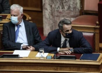 Ο Κυριάκος Μητσοτάκης και ο Παναγιώτης Πικραμένος