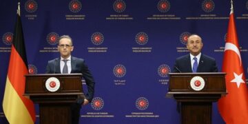 Μεβλούτ Τσαβούσογλου και Χάικο Μάας