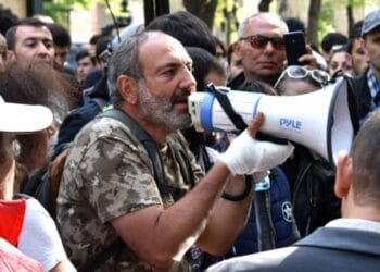 Αρμενία: Φήμες για πραξικόπημα και απειλές για εμφύλιο