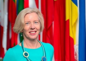 Εμβόλια: Ο EMA καθησυχάζει. Η AstraZeneca παραμένει στον πάγο