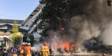Τρομοκρατική επίθεση σε εκκλησία στην Ινδονησία