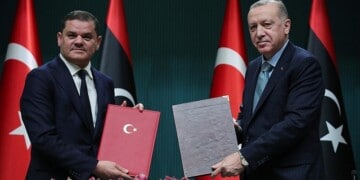 Ο Ερντογάν "μπετονάρει" το Μνημόνιο με Λιβύη: 5 συμφωνίες και 150 χιλ εμβόλια