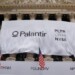 Spiegel και DW καρφώνουν Μητσοτάκη για σχέσεις με την Palantir