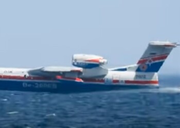 Beriev-200ES water load, υδροληψία από το ρωσικό αεροσκάφος