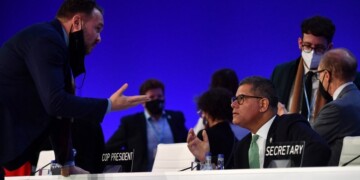 COP26: Κουτσή και στραβή... συμφωνία