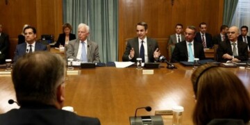 Ο Κυριάκος Μητσοτάκης στο υπουργικό συμβούλιο