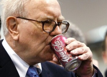 Warren Buffet drinking coke