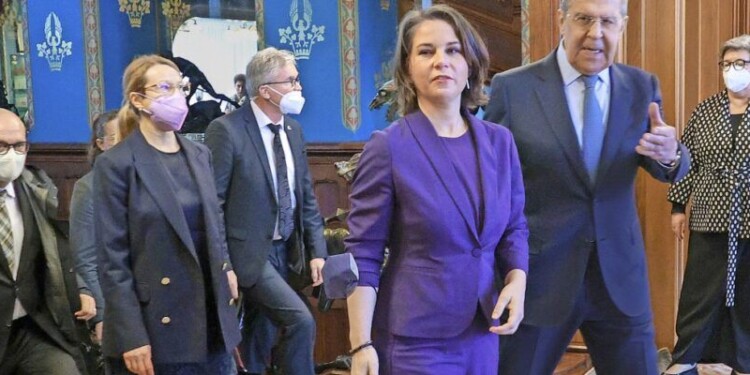 Αναλένα Μπέρμποκ και Σεργκέι Λαβρόφ