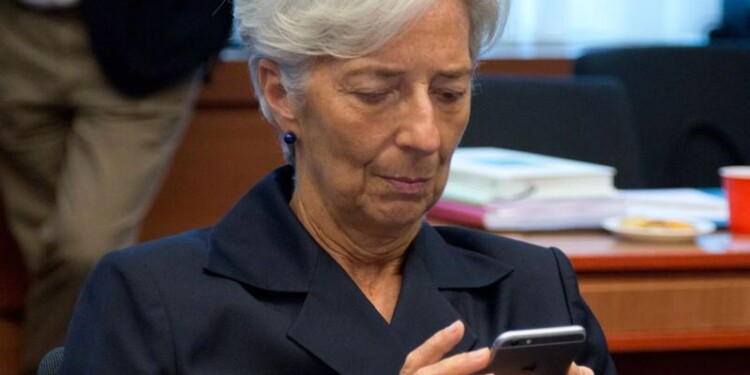 Christine Lagarde texting