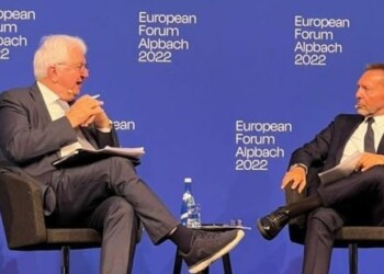 Παρέμβαση Στουρνάρα για τα επιτόκια