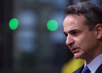 epa09644709 Greek Prime Minister Kyriakos Mitsotakis arrives to attend a European Union Summit with all 27 EU leaders at The European Council Building in Brussels, Belgium, 16 December 2021. The quick spread of the coronavirus Omicron variant throughout Europe and elsewhere has added a sense of urgency to the summit, with leaders struggling to present a united, bloc-wide approach.  EPA/KENZO TRIBOUILLARD / POOL