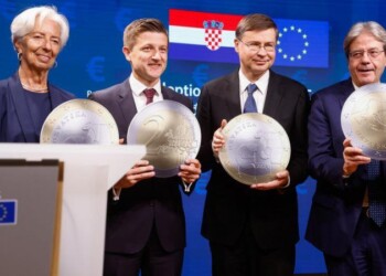 Μ
έλος της Ευρωζώνης είναι από σήμερα 1 Ιανουαρίου του 2023 η Κροατία, εντασσόμενη παράλληλα και στη ζώνη Σένγκεν,