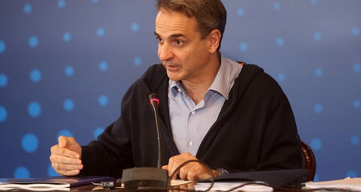 Σε κοινή γραμμή με τον υπουργό Επικρατείας Γιώργο Γεραπετρίτη κινήθηκε ο Κυριάκος Μητσοτάκης απαντώντας στην πρόταση μομφής που κατέθεσε ο Αλέξης Τσίπρας