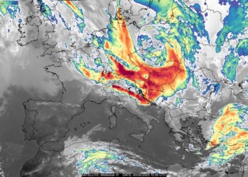 Meteo: Η Βαρβάρα ante portas: Η κίνηση των νεφών από δορυφόρο