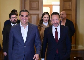 Σε κάθε περίπτωση, ο Αλέξης Τσίπρας επιχείρησε να στείλει μηνύματα στις ελίτ και το τραπεζικό και επιχειρηματικό κατεστημένο ότι πλέον είναι θεσμικός, ότι υποβαθμίζει τις προσωπικές βεντέτες μπροστά στην σταθερότητα και την ομαλότητα.