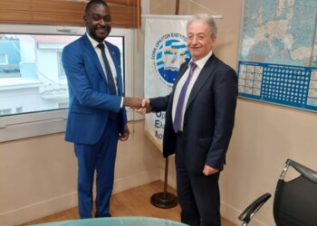 Από αριστερά: Joseph Owolabi, Πρόεδρος της ACCA , κ. Χαρίλαος Αλαμάνος, Πρόεδρος του ΣΟΕΛ