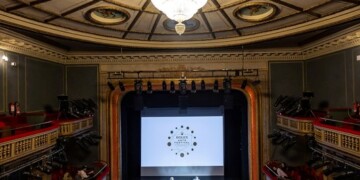 Theatre Talk: The work and method of R. Lepage. National Theatre of Greece, Athens 2023
Participants:
Mentor: Robert Lepage
Others: Katia Arfara