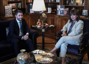 Την απόφασή του να μην παραλάβει τη διερευνητική εντολή ανακοίνωσε στην πρόεδρο της Δημοκρατίας και ο Νίκος Ανδρουλάκης,