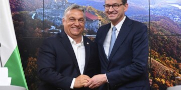 Ακροδεξιός ακτιβισμός στη Σύνοδο Κορυφής από Όρμπαν και Μοραβέτσκι