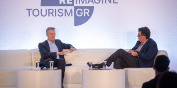 Δρ. Γιάννης Παράσχης-Πρόεδρος ΣΕΤΕ & CEO, Athens International Airport, Αλέξης Παπαχελάς-Executive Editor, Καθημερινή.