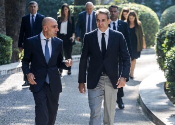 Ο Κυριάκος Μητσοτάκης και ο Γιάννης Μπρατάκος
