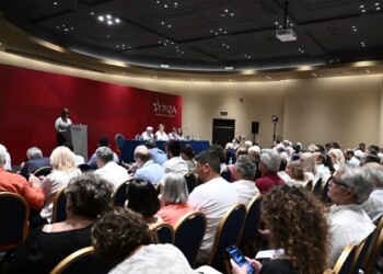 Συνέδριο πριν τις αυτοδιοκητικές εκλογές, αλλά στα μέσα και όχι στις αρχές Σεπτεμβρίου αποφάσισε η Κεντρική Επιτροπή του ΣΥΡΙΖΑ με μεγάλη πλειοψηφία δύο τρίτων,