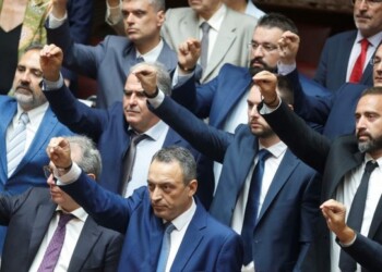 Αντίδραση Τσίπρα για Σπαρτιάτες - Θα "ξυπνήσει" κι' ο Φάμελλος