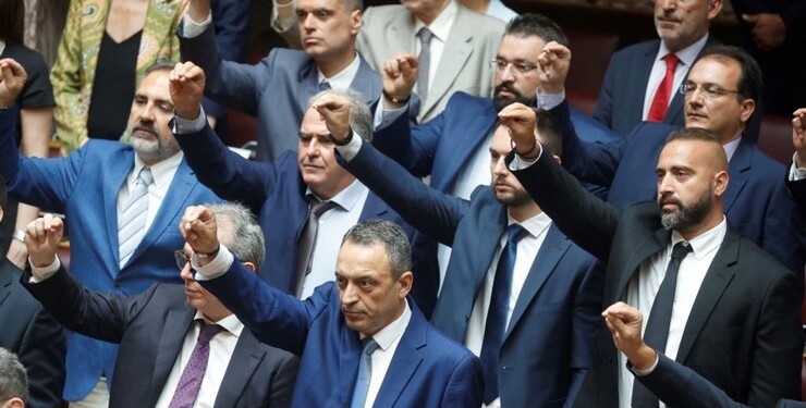 Αντίδραση Τσίπρα για Σπαρτιάτες - Θα "ξυπνήσει" κι' ο Φάμελλος