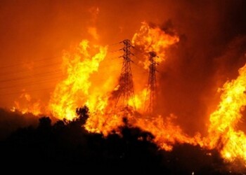Meteo: Η έκρηξη της δασικής πυρκαγιάς στην Πάρνηθα