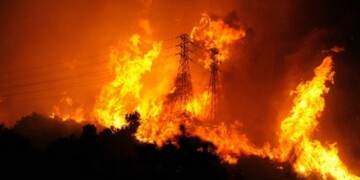 Meteo: Η έκρηξη της δασικής πυρκαγιάς στην Πάρνηθα
