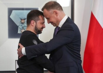 Poland's President Andrzej Duda greets Ukrainian President Volodymyr Zelenskiy at the Presidential Palace in Warsaw, Poland, April 5, 2023. REUTERS/Kacper Pempel