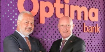 O πρόεδρος και ο CEO της Optima Bank, Γιώργος Τανισκίδης και Δημήτρης Κυπαρίσσης