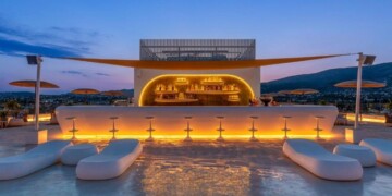 Συνεργασία με τα Brown Hotels ξεκινά η Hilton οι λεπτομέρειες της οποίας θα ανακοινωθούν σύντομα. Πρόκειται για δυο ξενοδοχειακές που βρίσκονται στα Χανιά και τους Αγίους Θεοδώρους.