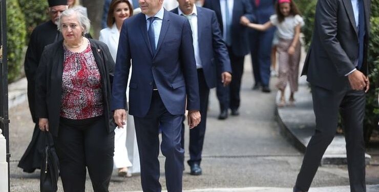 Ε μφανής είναι πλέον η πολιτική και διοικητική δυσλειτουργία στο υπουργείο Εξωτερικών, με τις συγκρούσεις της πολιτικής ηγεσίας να παρεμβάλλονται κα να εκτροχιάζουν ακόμη και τυπικές λειτουργίες