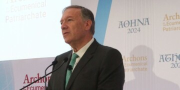 Αιχμηρός ήταν ο πρώην υπουργός Εξωτερικών των ΗΠΑ Μάκ Πομπέο στην παρέμβασή του στο τέταρτο Διεθνές Συνέδριο Αρχόντων Οικουμενικού Πατριαρχείου, χαρακτηρίζοντας "πρόκληση" την μετατροπή της Μονής της Χώρας σε τζαμί.