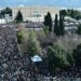 Συλλαλητήριο στην πλατεία Συντάγματος για το σιδηροδρομικό δυστύχημα στα Τέμπη, με συνθήματα "Δεν έχω οξυγόνο" και "Κανένα έγκλημα χωρίς τιμωρία", από τον "Σύλλογο Πληγέντων Δυστυχήματος Τεμπών", Κυριακή 26 Ιανουαρίου 2025. Όπως τονίζεται στην ανακοίνωση που ανάρτησαν οι συγγενείς των θυμάτων, ζητούν την άμεση έρευνα για την έκρηξη του παράνομου χημικού φορτίου και τη φωτιά που έκαψε ζωντανά 30 άτομα, τα οποία είχαν επιζήσει από τη μοιραία σύγκρουση, ενώ αίτημά τους είναι να δοθούν εξηγήσεις από τον υποψήφιο Πρόεδρο της Δημοκρατίας, Κωνσταντίνου Τασούλα "για το θάψιμο των δικογραφιών για τα Τέμπη στα συρτάρια της Βουλής". 
(ΚΩΣΤΑΣ ΤΖΟΥΜΑΣ/EUROKINISSI)