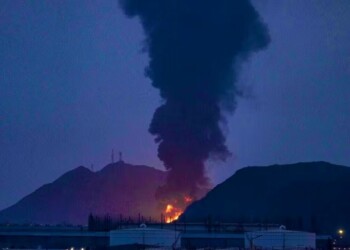 Πόλεμος στο Ιράν: Πλήγματα σε καίριες εγκασταστάσεις - Κλυδωνισμοί στον στενό κύκλο του Τραμπ