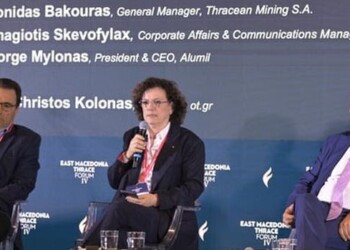 Από Αριστερά, Δημήτρης Πολίτης, Σύμβουλος του Πρωθυπουργού για θέματα Επενδύσεων - Λουκία Σαράντη, Πρόεδρος Συνδέσμου Βιομηχανιών Ελλάδος - Λεωνίδας Μπακούρας, Γενικός Διευθυντής, Μεταλλεία Θράκης