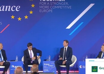 Ν α εκμεταλλευτούν τη συγκυρια της υπογραφής της ανανέωσης της Αμυντικής Συμφωνίας Ελλάδας - Γαλλίας επιχείρησαν ο Βαγγέλης Μυτιληναίος και ο Κριστιάν Χατζημηνάς, προκειμένου να πιέσουν